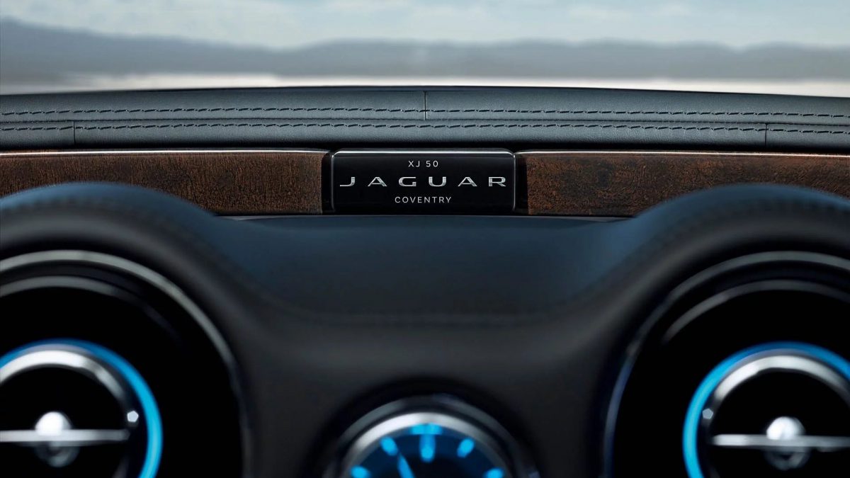 JAGUAR XJ
