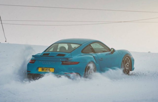A sípálya sem fog ki a Porsche 911-esén
