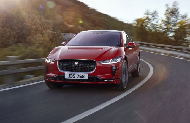 Bemutatták a Jaguar Tesla-verő elektromos típusát!