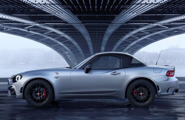 Karbontetővel jön az Abarth 124 GT