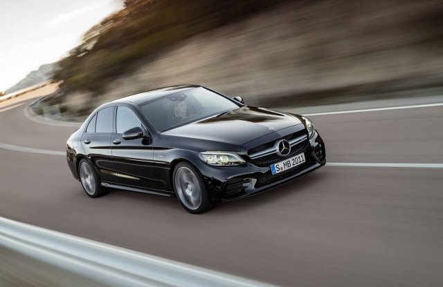Plusz lóerőket kapott a V6-os AMG C-osztály