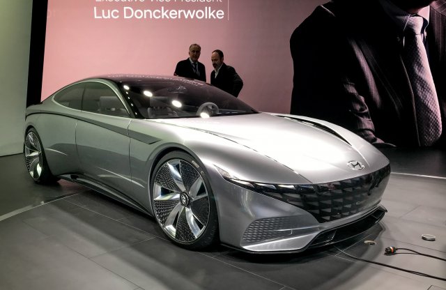 Pompás ötajtós kupét álmodott a Hyundai