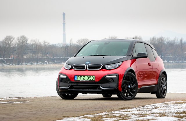 Már nem rejtegeti, mennyire sportos – BMW i3s