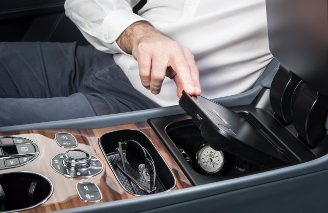 Ujjlenyomattal nyílik a Bentley új kiegészítője