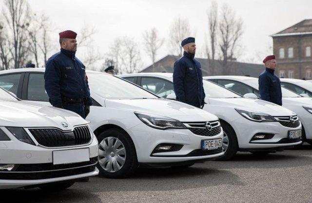 570 új autót vásárolt a rendőrség
