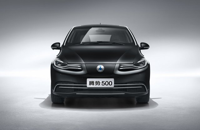 Kínai villanyautó Mercedes alapokon