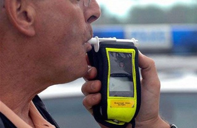 Ugye tudod, hogy egy kortynyi alkohol után is tilos vezetni?