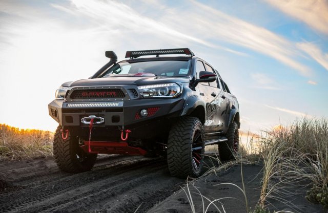 Gladiátorképzőbe küldték a Toyota Hiluxot