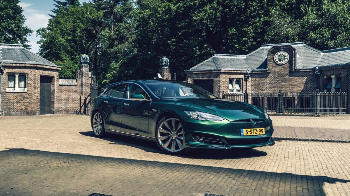 TESLA MODEL S