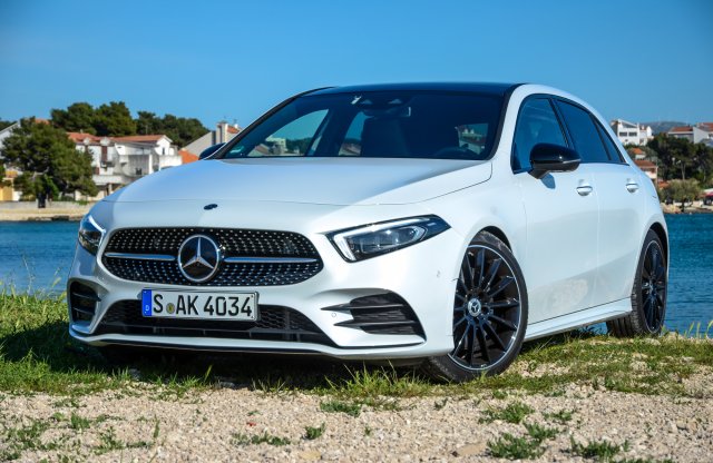 Kompakt luxuskivitelben - Mercedes A-osztály menetpróba