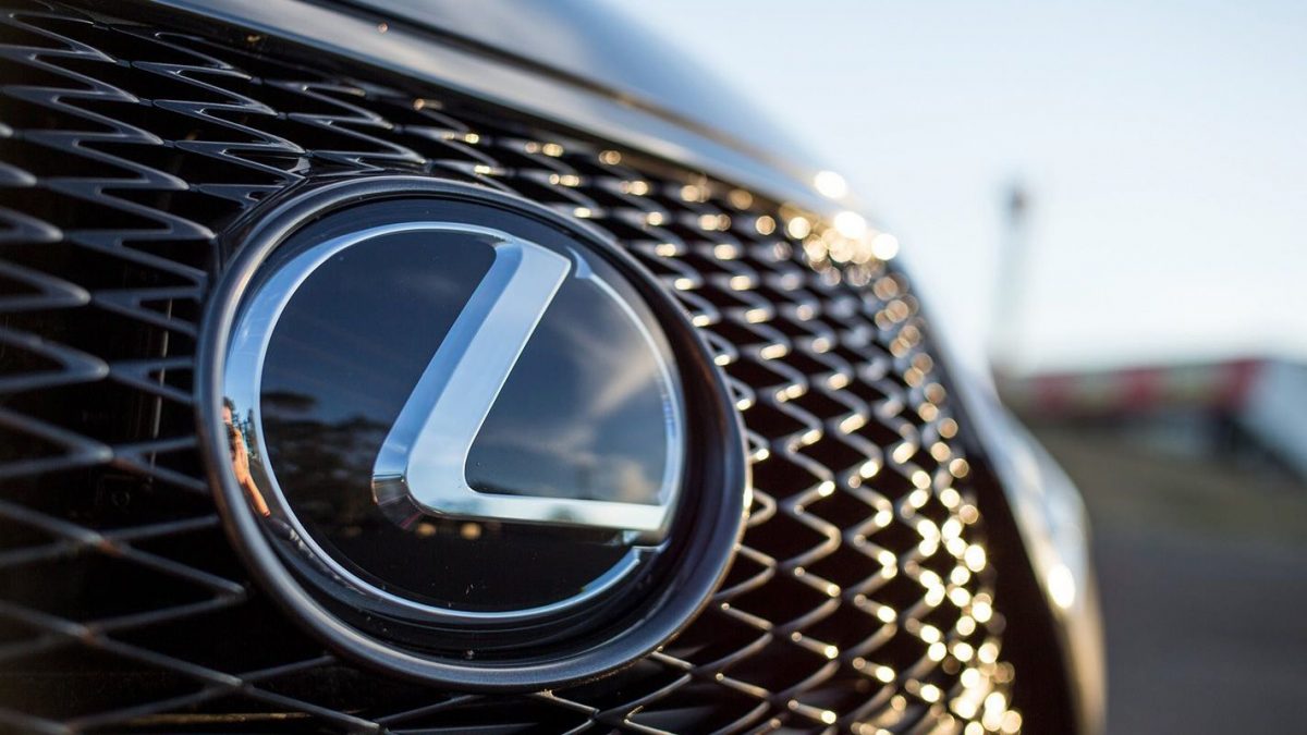 LEXUS