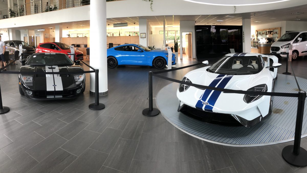 FORD GT
