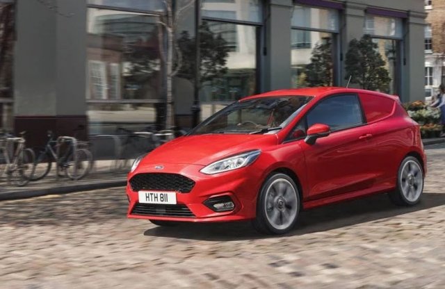 Kantáros nadrág és makkos cipő – Itt az új Fiesta Van!