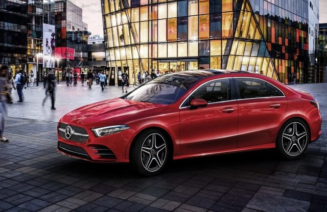 Itt az új szedán A-osztály!