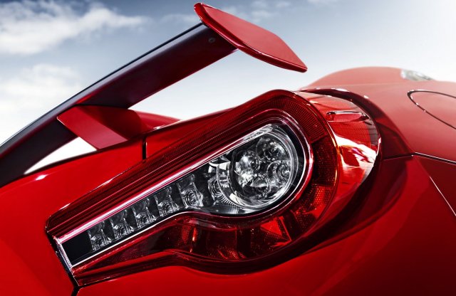 Gyári vs. valós fogyasztási értékek? Őszinte János összevetette