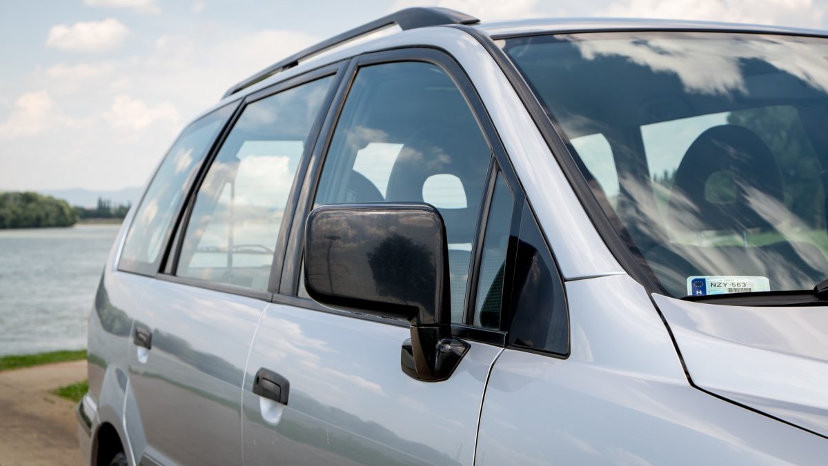 MITSUBISHI SPACE WAGON