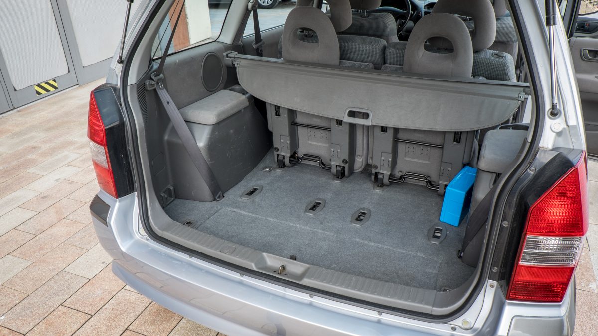 MITSUBISHI SPACE WAGON