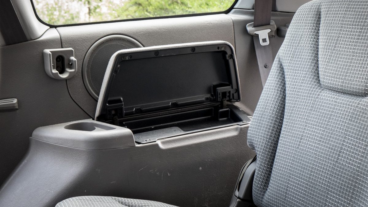 MITSUBISHI SPACE WAGON