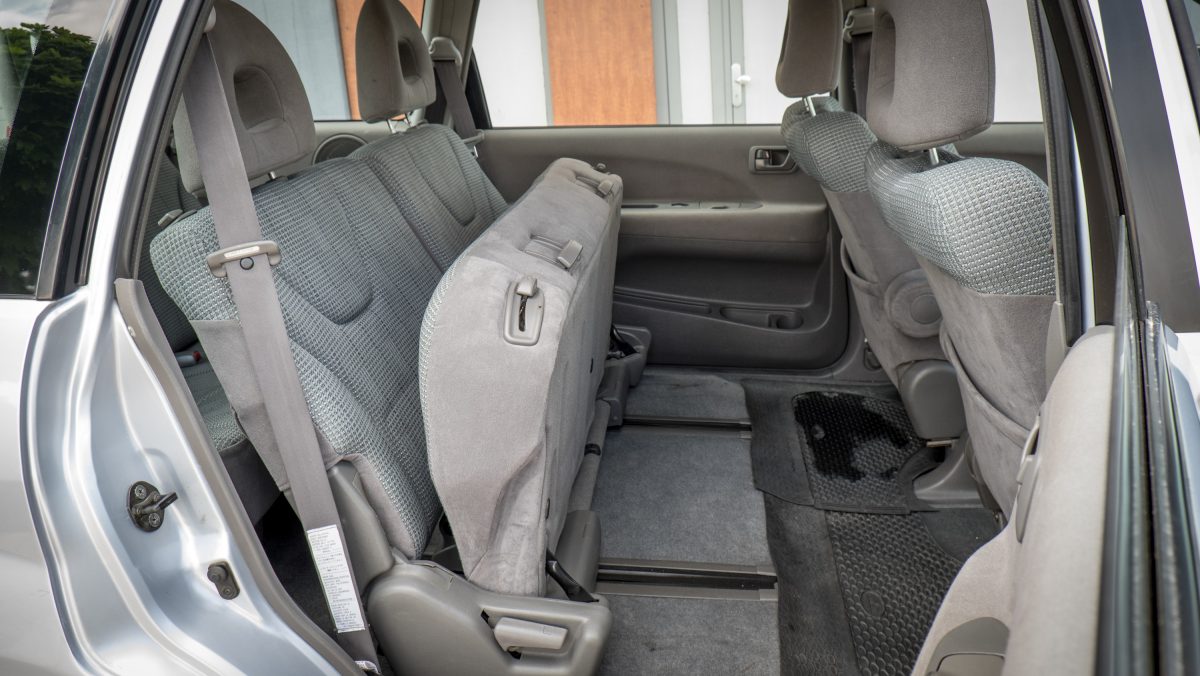 MITSUBISHI SPACE WAGON