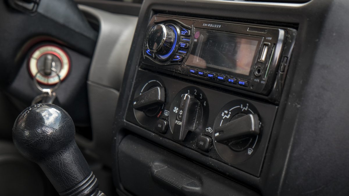 MITSUBISHI SPACE WAGON