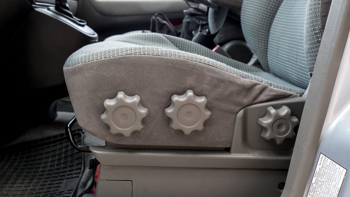 MITSUBISHI SPACE WAGON