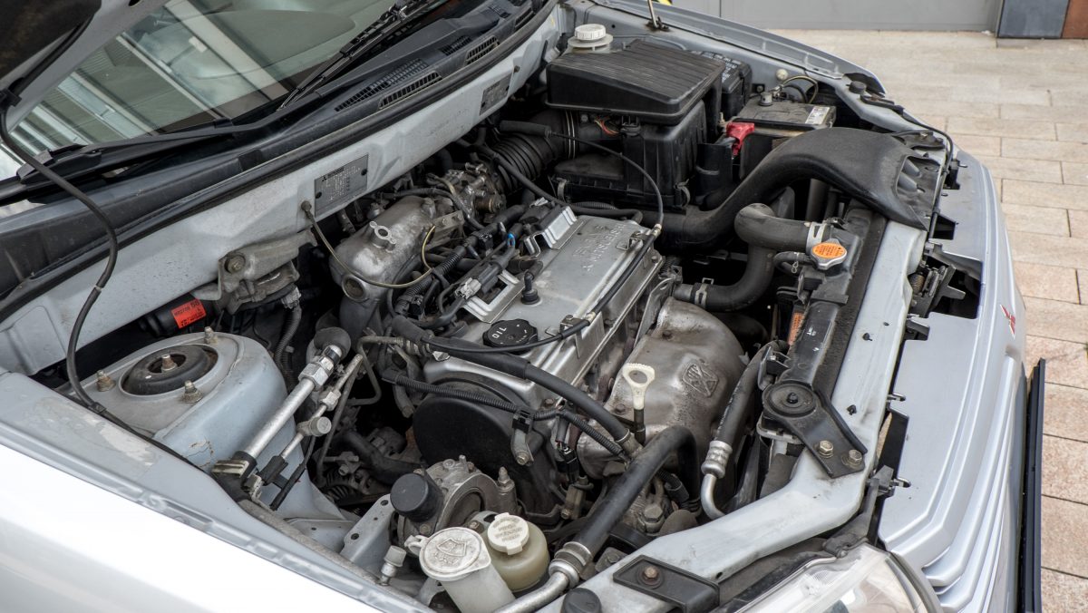 MITSUBISHI SPACE WAGON