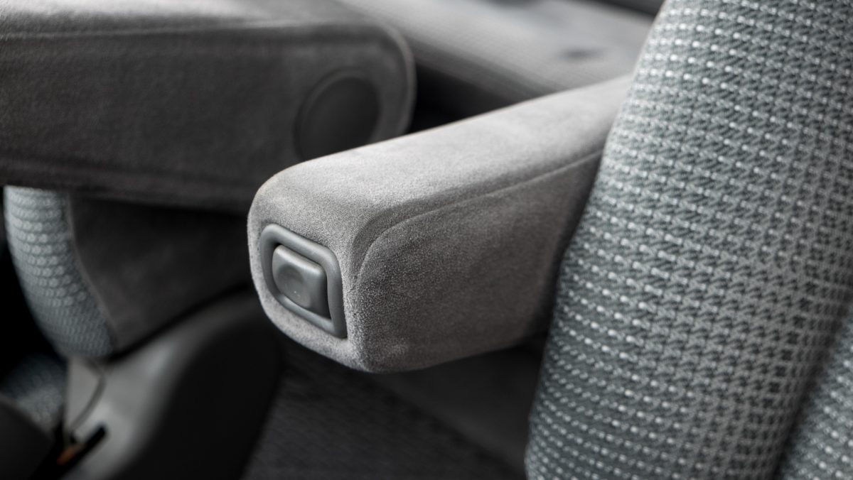 MITSUBISHI SPACE WAGON