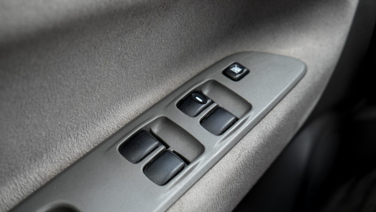 MITSUBISHI SPACE WAGON