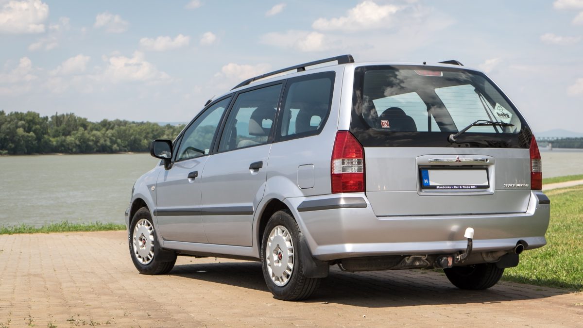 MITSUBISHI SPACE WAGON