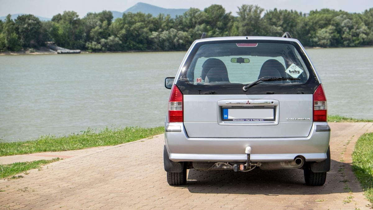 MITSUBISHI SPACE WAGON