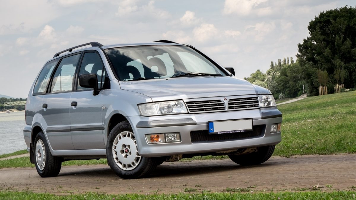 MITSUBISHI SPACE WAGON