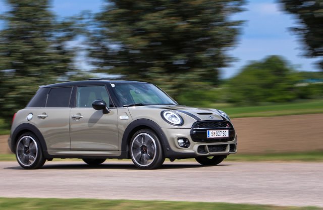 Hová lett  a durrogás? Vezettük a megújult Miniket