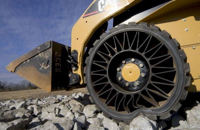 Itt a Michelin levegő nélküli abroncsa!