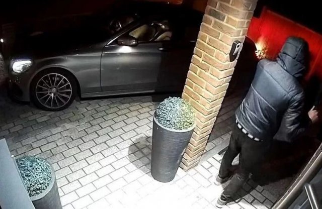 Fél perc sem kell egy mai Merci elkötéséhez