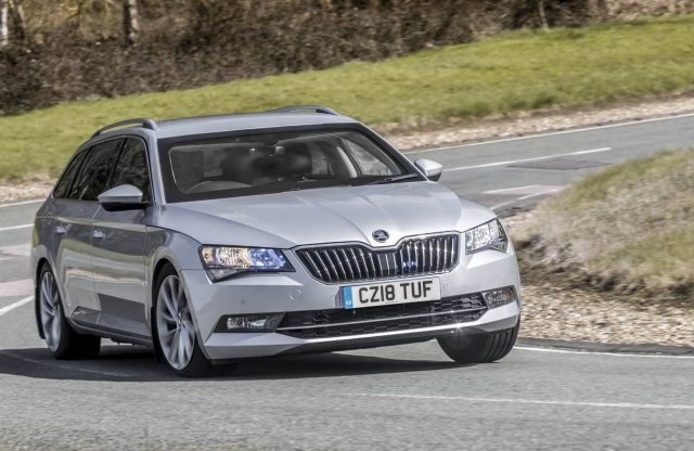 Ha elég csábító a Superb, itt a páncélozott verzió