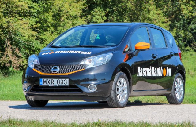 Fullasztó hőség lehet nyáron a lezárt autóban