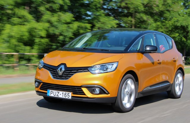 Beérett? Új motorjával vallott a Renault Scenic