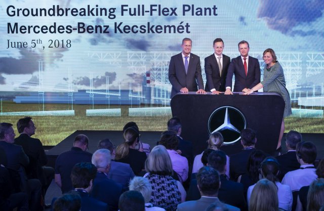 Egymilliárd euróból épít még egy gyárat Kecskeméten a Mercedes