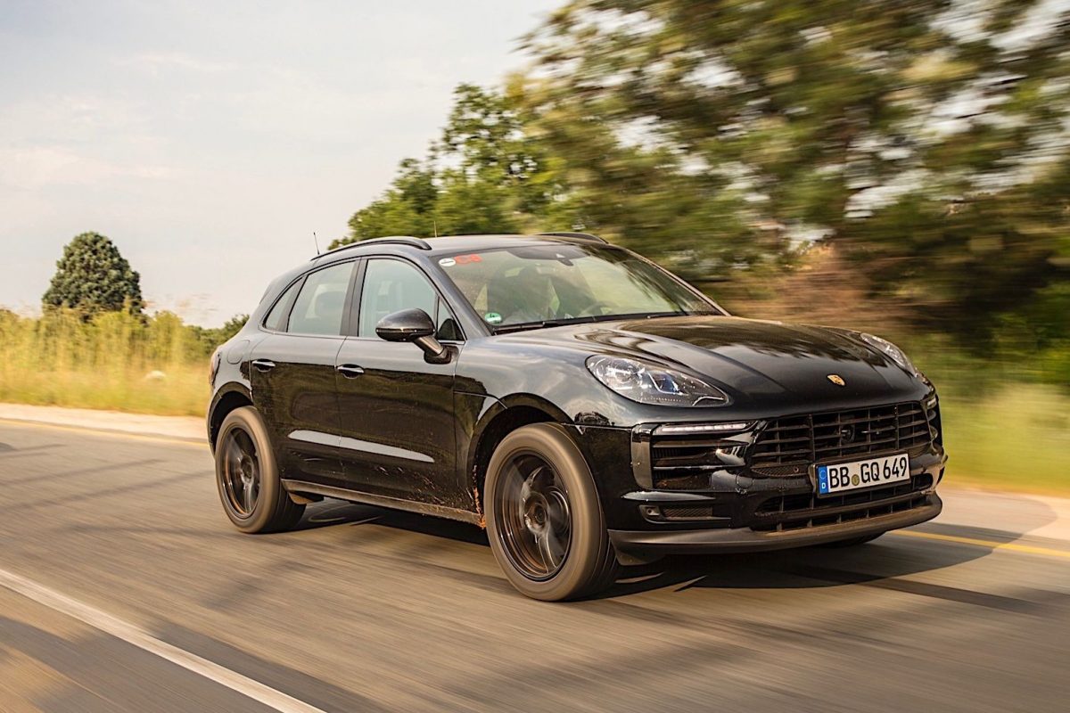 PORSCHE MACAN