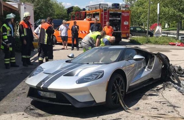 Máris elpusztult egy új Ford GT
