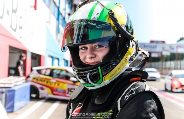 Magyar versenyzőhölgy is indult a belga Ford Fiesta kupában!