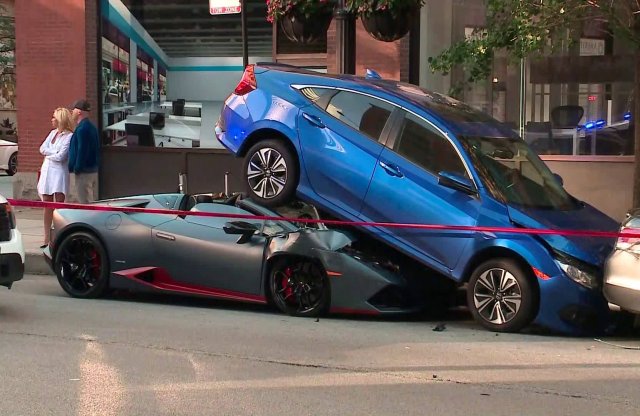 Civic alá parkolt egy Lamborghini - orosz sofőrrel, az USA-ban