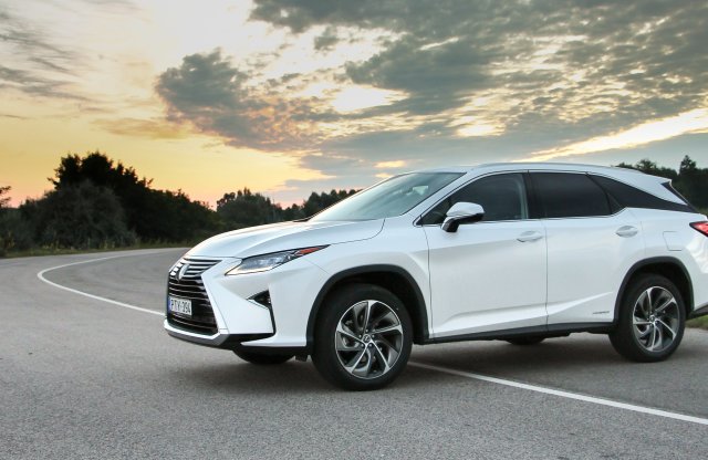 Ledöbbentett – Lexus RX 450h L