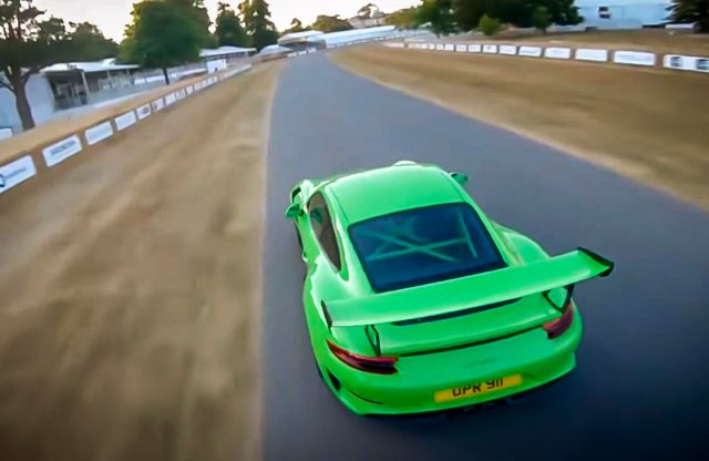 Ennél a drón vs. Porsche versenynél szédítőbbet ma nem látsz