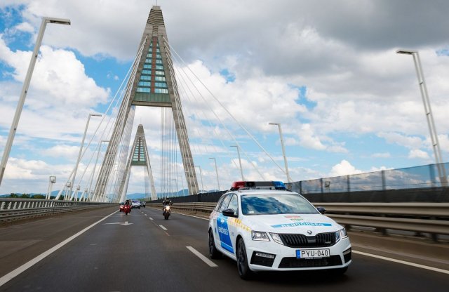 Új Skoda Octavia RS-ekkel bővült a rendőrségi járműpark