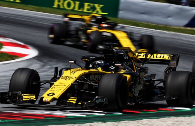 A Renault nálunk is utcára viszi sport- és versenyautóit