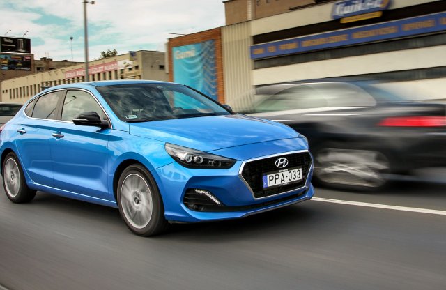 A stílusért szenvedni kell – Hyundai i30 Fastback