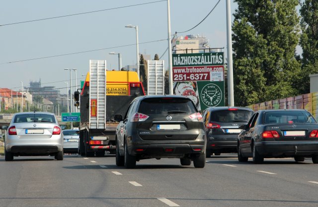 Amit tudni kell(ene) a jobbra tartási kötelezettségről