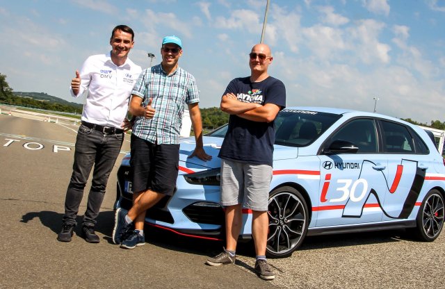 Michelisz Norbi nem csak minket vitt egy kört az i30 N-nel