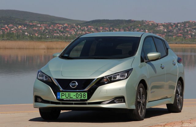 Nettó 9 milliárd forintért vesz villanyautókat az állam